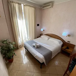 https://hotel-washington-resi.it-romehotels.com