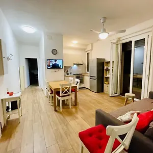 Castle Door House - Single With Double Beds Near Train Station Bologna